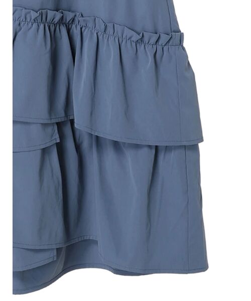 earth music&ecology(アースミュージックアンドエコロジー)の「ドロストティアードキャミワンピース(ワンピース・レディース・ブルー/ブラック/アイボリー・FREE)」の11枚目の写真