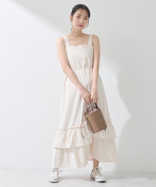 earth music&ecology(アースミュージックアンドエコロジー)の「ドロストティアードキャミワンピース(ワンピース・レディース・ブルー/ブラック/アイボリー・FREE)」の1枚目の写真