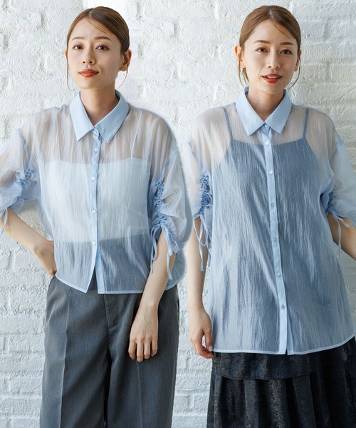 LAKOLE(ラコレ)の「袖シャーリングシアーシャツ / 129667(シャツ/ブラウス・レディース・ブラック/ブルー/オフホワイト/イエロー・SMALL/MEDIUM)」の3枚目の写真