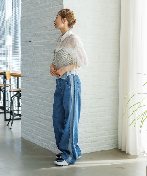 LAKOLE(ラコレ)の「袖シャーリングシアーシャツ / 129667(シャツ/ブラウス・レディース・ブラック/ブルー/オフホワイト/イエロー・SMALL/MEDIUM)」の9枚目の写真