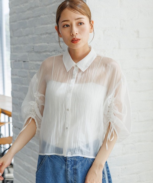 LAKOLE(ラコレ)の「袖シャーリングシアーシャツ / 129667(シャツ/ブラウス・レディース・ブラック/ブルー/オフホワイト/イエロー・SMALL/MEDIUM)」の7枚目の写真