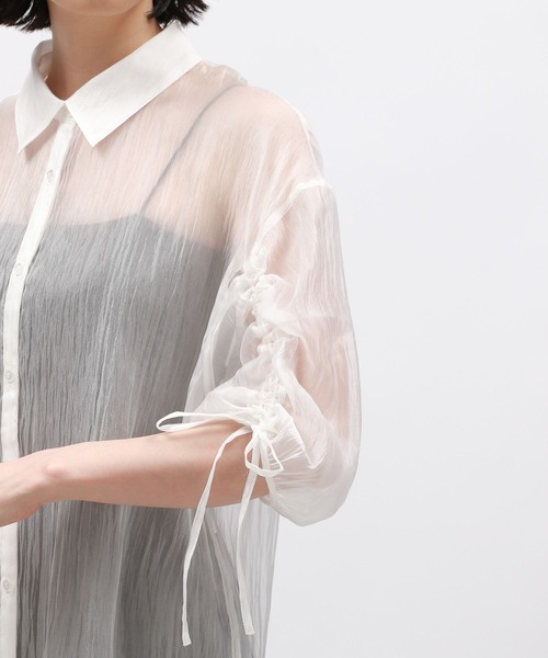 LAKOLE(ラコレ)の「袖シャーリングシアーシャツ / 129667(シャツ/ブラウス・レディース・ブラック/ブルー/オフホワイト/イエロー・SMALL/MEDIUM)」の19枚目の写真