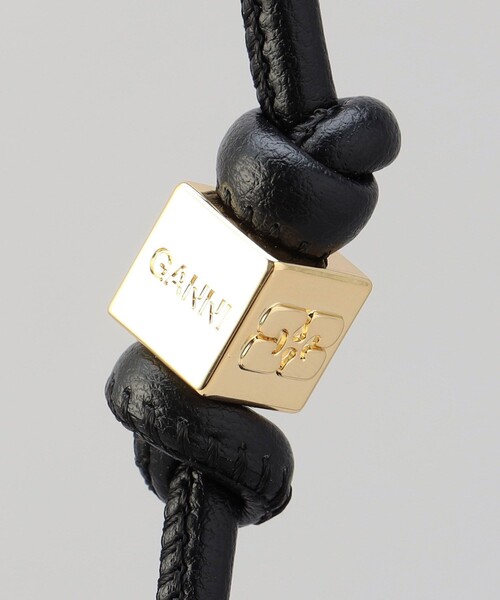 GANNI（ガニー）の「GANNI/ガニー GANNI BOU WALLET ON STRAP / A5396 / ショルダーストラップ ミニウォレット（財布・レディース・ブラック・ONE SIZE）」の14枚目の写真