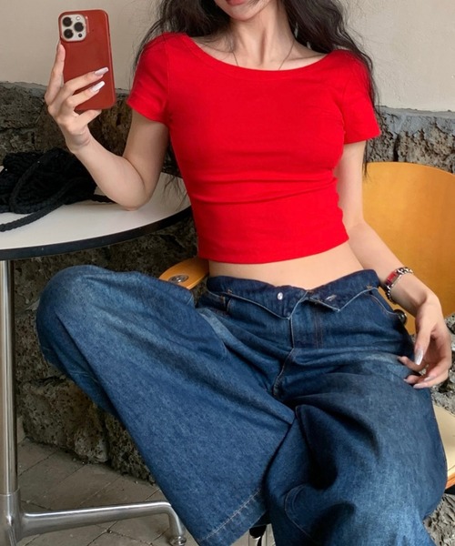 LYEON(リヨン)の「バックオープンクロップドTシャツ(Tシャツ/カットソー・レディース・レッド/グレー/ブラック・FREE)」の5枚目の写真