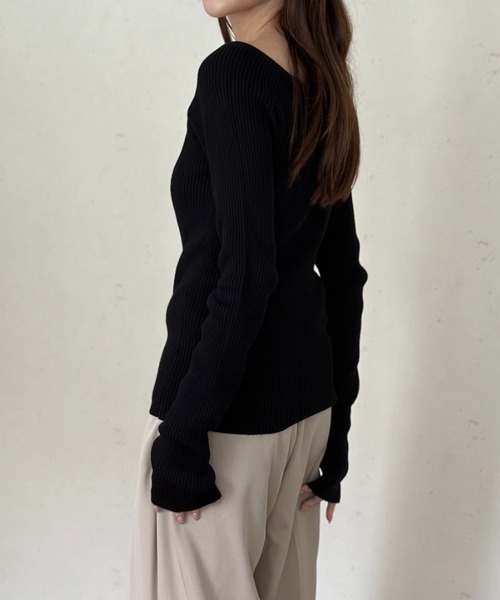 Per sist ence(パーシエンス)の「コットンアクリルオフショルダーリブニット(Tシャツ/カットソー・レディース・オフホワイト/ブラック/グレー・FREE)」の17枚目の写真