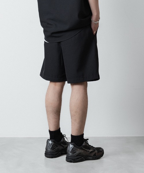 ATTACHMENT(アタッチメント)の「PE/CO/LI ツイル 1タックショーツ / PE/CO/LI TWILL 1TUCK SHORTS(スラックス・メンズ・ブラック/ベージュ/ホワイト・1/2/3/4)」の9枚目の写真
