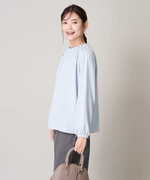 a.v.v（アーヴェヴェ）の「【洗える】タックネックブラウス（シャツ/ブラウス・レディース・ホワイト/ダークインディゴブルー・34/40/42/38/36）」の18枚目の写真