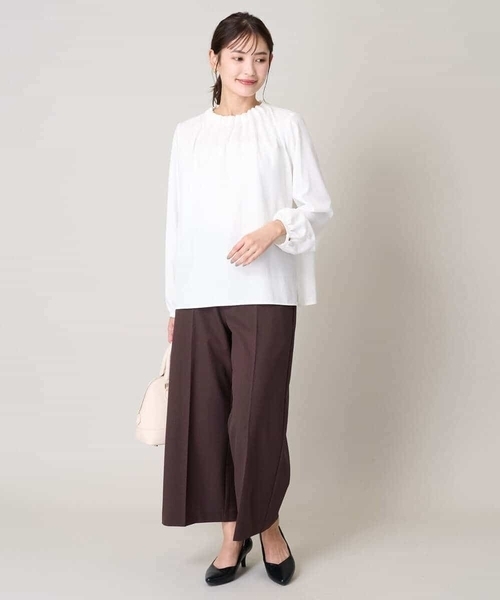 a.v.v（アーヴェヴェ）の「【洗える】タックネックブラウス（シャツ/ブラウス・レディース・ホワイト/ダークインディゴブルー・34/40/42/38/36）」の6枚目の写真