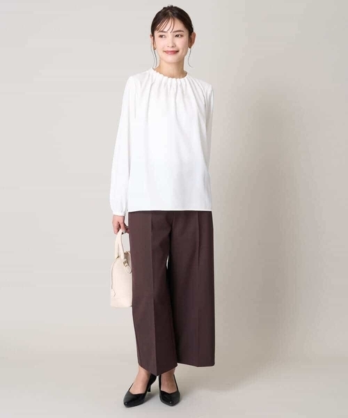 a.v.v（アーヴェヴェ）の「【洗える】タックネックブラウス（シャツ/ブラウス・レディース・ホワイト/ダークインディゴブルー・34/40/42/38/36）」の7枚目の写真