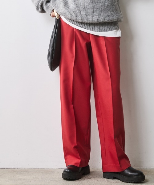 CHIC STYLE（シックスタイル）の「カラーストレートパンツ ＜大きいサイズ有＞シックスタイル　（スラックス・レディース・チャコールグレー/ブルー/レッド・3L/LL/L/M/5L/4L）」の3枚目の写真