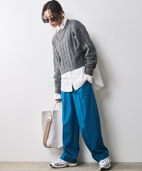 CHIC STYLE（シックスタイル）の「カラーストレートパンツ ＜大きいサイズ有＞シックスタイル　（スラックス・レディース・チャコールグレー/ブルー/レッド・3L/LL/L/M/5L/4L）」の6枚目の写真