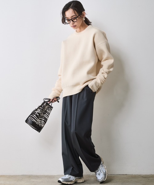 CHIC STYLE（シックスタイル）の「カラーストレートパンツ ＜大きいサイズ有＞シックスタイル　（スラックス・レディース・チャコールグレー/ブルー/レッド・3L/LL/L/M/5L/4L）」の12枚目の写真