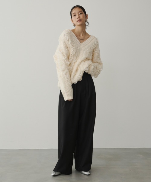 DFFUR.（ディフル）の「ニュアンスルーズループディープＶネックニット（ニット/セーター・レディース・アイボリー/グレー/ベージュ・FREE）」の10枚目の写真