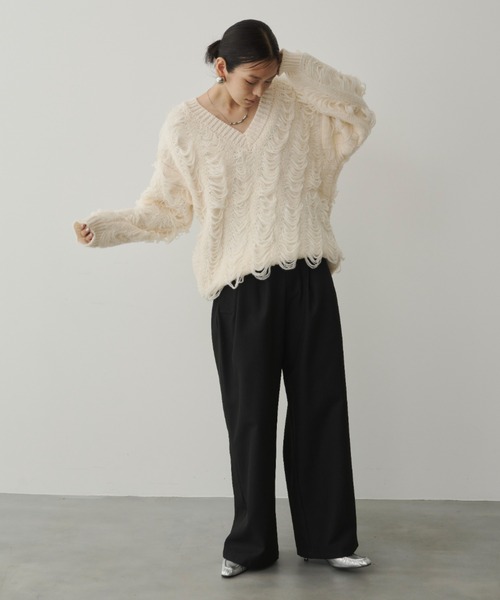 DFFUR.（ディフル）の「ニュアンスルーズループディープＶネックニット（ニット/セーター・レディース・アイボリー/グレー/ベージュ・FREE）」の12枚目の写真