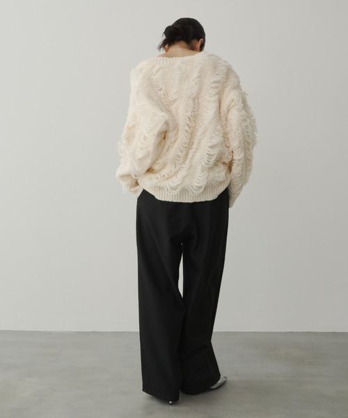 DFFUR.（ディフル）の「ニュアンスルーズループディープＶネックニット（ニット/セーター・レディース・アイボリー/グレー/ベージュ・FREE）」の14枚目の写真