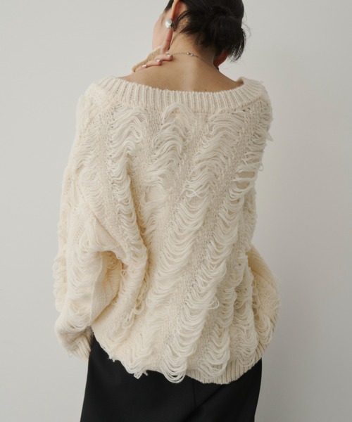 DFFUR.（ディフル）の「ニュアンスルーズループディープＶネックニット（ニット/セーター・レディース・アイボリー/グレー/ベージュ・FREE）」の9枚目の写真