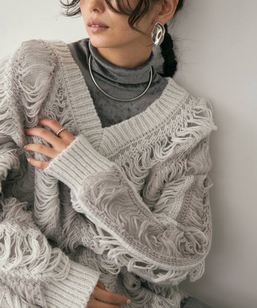 DFFUR.（ディフル）の「ニュアンスルーズループディープＶネックニット（ニット/セーター・レディース・アイボリー/グレー/ベージュ・FREE）」の20枚目の写真