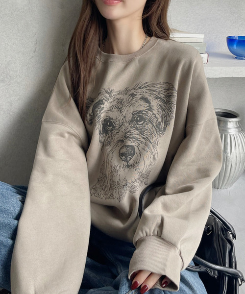 Ada.(エイダ)の「シュナウザー プリント オーバーサイズ スウェット(スウェット・レディース・グレイッシュベージュ/オートミール・FREE)」の15枚目の写真