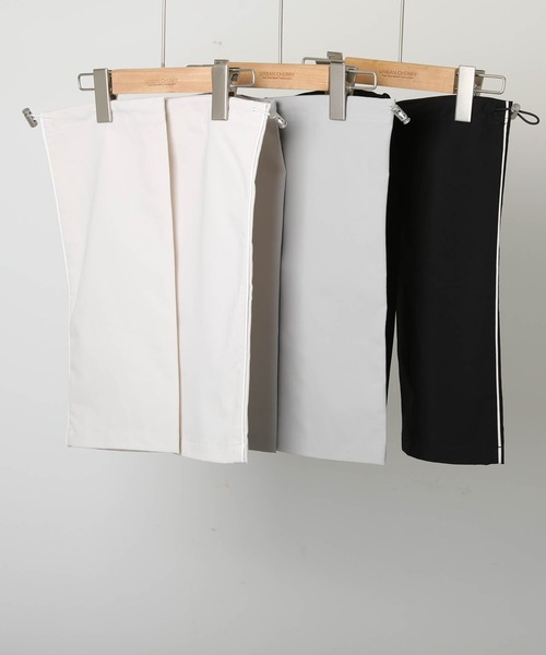 URBAN CHERRY(アーバンチェリー)の「【U.TRACK】ドロストコードレッグウォーマー(レッグウォーマー・キッズ・グレー/アイボリー/ブラック・FREE)」の4枚目の写真