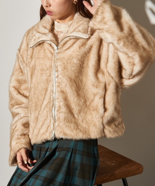 MAISON BREEZE reveur(メゾンブリーズレヴール)の「【MAISON BREEZE reveur】スタンドファーショートジャケット DTK(その他アウター・レディース・ベージュ/アイボリー/グレー・FREE)」の9枚目の写真
