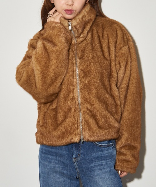 MAISON BREEZE reveur(メゾンブリーズレヴール)の「【MAISON BREEZE reveur】スタンドファーショートジャケット DTK(その他アウター・レディース・ベージュ/アイボリー/グレー・FREE)」の4枚目の写真