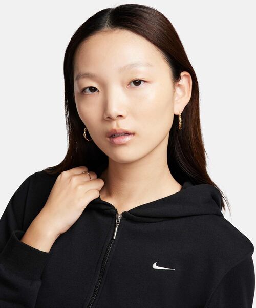 NIKE(ナイキ)の「《セットアップ対応商品》ナイキ スポーツウェア チル テリー ウィメンズ ルーズ フルジップ フレンチテリー パーカー / Nike Sportswear Chill Terry Women's Loose Full-Zip French Terry Hoodie FN2420-010 Black(パーカー・レディース・ブラック・S/M/L/2XL/XL/XS)」の3枚目の写真