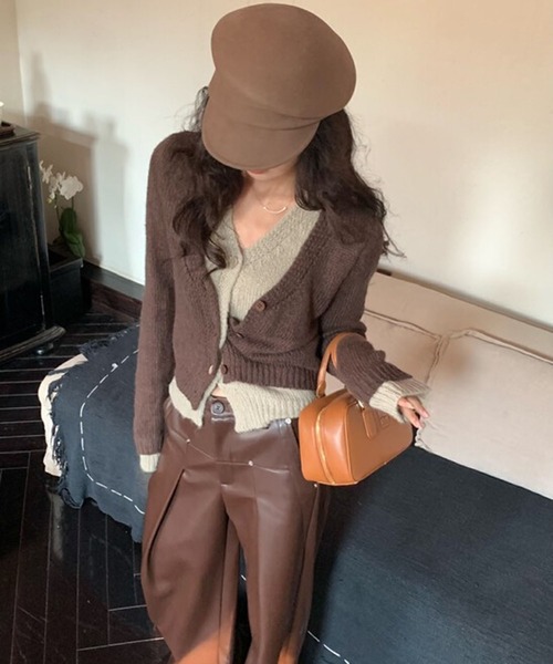 LYEON(リヨン)の「レイヤード配色ショートニットカーディガン(カーディガン/ボレロ・レディース・グレー/ブラウン・FREE)」の2枚目の写真