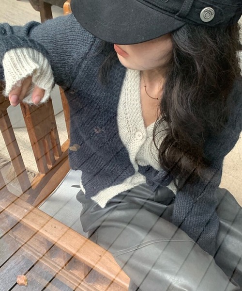 LYEON(リヨン)の「レイヤード配色ショートニットカーディガン(カーディガン/ボレロ・レディース・グレー/ブラウン・FREE)」の4枚目の写真
