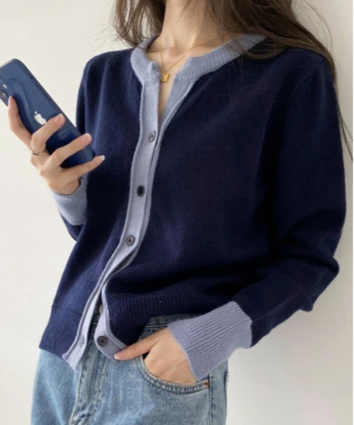 by LEGNA(バイレグナ)の「シンプルながらもモダン。バイカラーVネックカーディガン(カーディガン/ボレロ・レディース・ブラック/アイボリー/ダークオレンジ/ブルー/カーキ・FREE)」の5枚目の写真