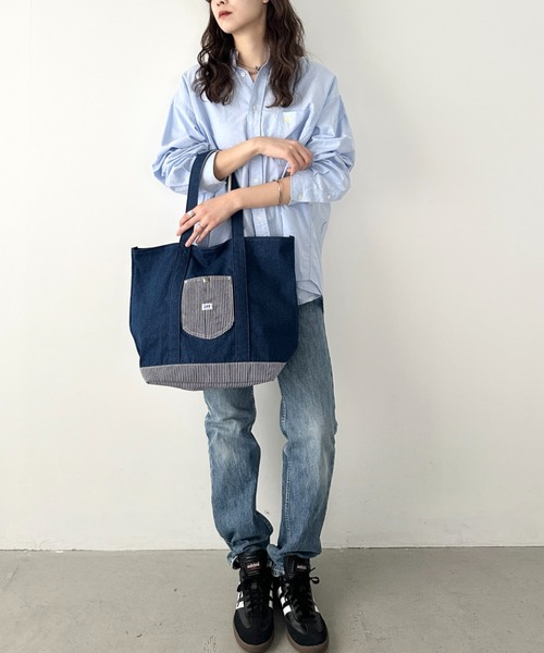 Lee(リー)の「Lee/リー カバーオール ポケット トート バッグ/COW カウ柄 デニム ヒッコリー(トートバッグ・レディース・ブルー/ホワイト×ブラック/ブラック×グレー/グレー系その他/ホワイト系その他/ネイビー・FREE)」の22枚目の写真