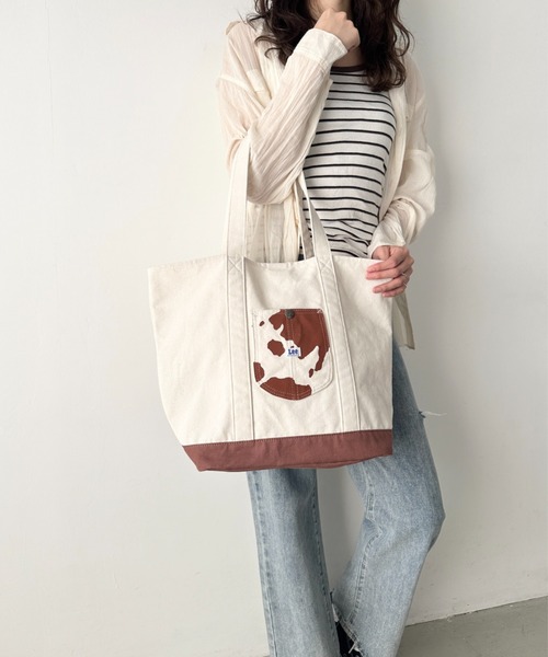 Lee(リー)の「Lee/リー カバーオール ポケット トート バッグ/COW カウ柄 デニム ヒッコリー(トートバッグ・レディース・ブルー/ホワイト×ブラック/ブラック×グレー/グレー系その他/ホワイト系その他/ネイビー・FREE)」の7枚目の写真