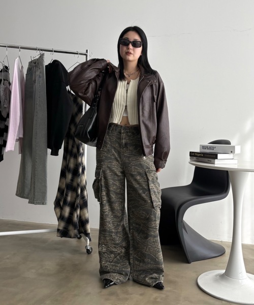 SHAGGIE（シャギー）の「スタンドネックしわ加工レザージャケット/ブルゾン（ブルゾン・レディース・ブラック/ブラウン・FREE）」の8枚目の写真