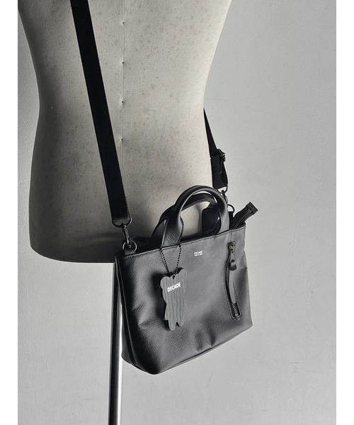 DECADE(ディケイド)の「防水レザー・ミニハンドショルダーバッグ DECADE(No-01506)Mini Hand Shoulder Bag(ショルダーバッグ・メンズ・ブラック/ブラック系その他・フリー)」の10枚目の写真