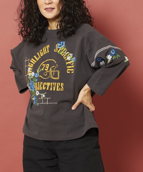 Freada（フリーダ）の「Freada/フリーダ クロスステッチフットボールTシャツ（Tシャツ/カットソー・レディース・ブラック/パープル/ベージュ/ホワイト・ﾌﾘ-）」の8枚目の写真