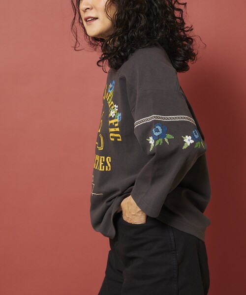 Freada（フリーダ）の「Freada/フリーダ クロスステッチフットボールTシャツ（Tシャツ/カットソー・レディース・ブラック/パープル/ベージュ/ホワイト・ﾌﾘ-）」の11枚目の写真