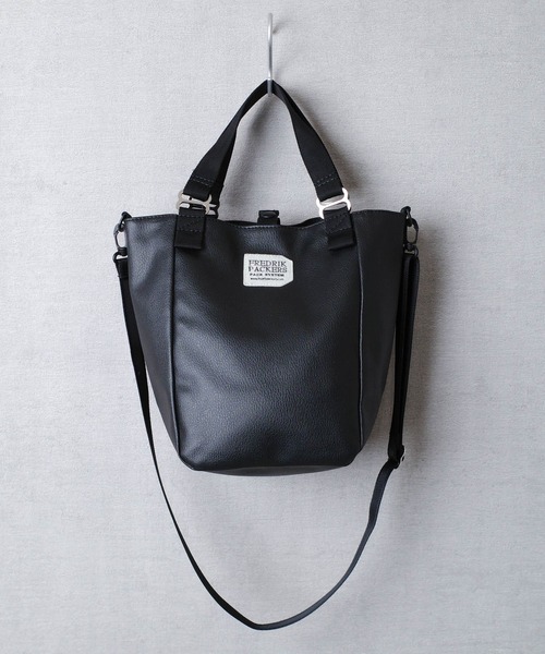 FREDRIK PACKERS(フレドリックパッカーズ)の「【FREDRIK PACKERS】MISSON TOTE <XS> ECO LEATHER ミッション トート エコレザー(トートバッグ・レディース・ブラック・FREE)」の1枚目の写真