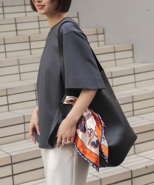 Demi-Luxe BEAMS(デミルクス ビームス)の「レザー ワンハンドル バッグ(トートバッグ・レディース・ブラック・ONE SIZE)」の8枚目の写真