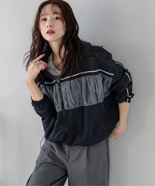 La-gemme（ラジェム）の「チュールドッキング トラックジャケット（ブルゾン・レディース・ブラック/ベージュ/ネイビー/オフホワイト・フリー）」の4枚目の写真