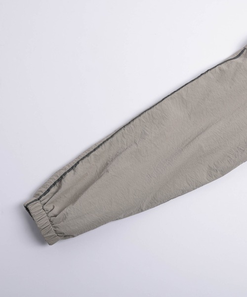 La-gemme（ラジェム）の「チュールドッキング トラックジャケット（ブルゾン・レディース・ブラック/ベージュ/ネイビー/オフホワイト・フリー）」の9枚目の写真