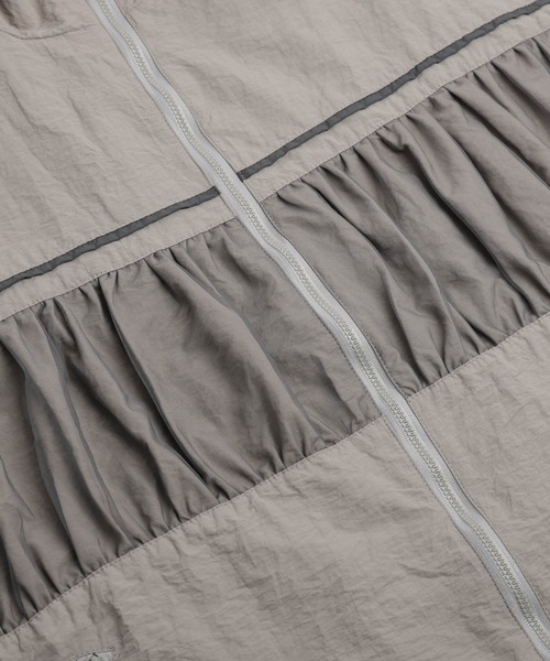 La-gemme（ラジェム）の「チュールドッキング トラックジャケット（ブルゾン・レディース・ブラック/ベージュ/ネイビー/オフホワイト・フリー）」の11枚目の写真