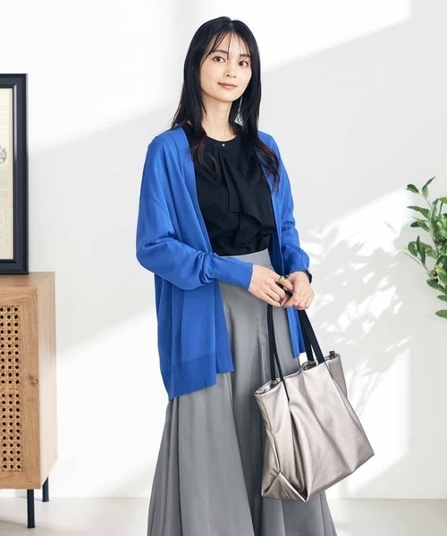 a.v.v（アーヴェヴェ）の「【接触冷感/UVカット/新色追加】サラサラタッチトッパーカーディガン（カーディガン/ボレロ・レディース・ホワイト/グレー系その他/ブラック/ブルー/グリーン・34/38/36/42/40）」の5枚目の写真