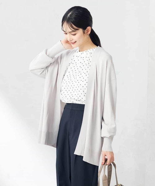 a.v.v（アーヴェヴェ）の「【接触冷感/UVカット/新色追加】サラサラタッチトッパーカーディガン（カーディガン/ボレロ・レディース・ホワイト/グレー系その他/ブラック/ブルー/グリーン・34/38/36/42/40）」の21枚目の写真