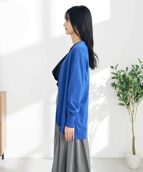 a.v.v（アーヴェヴェ）の「【接触冷感/UVカット/新色追加】サラサラタッチトッパーカーディガン（カーディガン/ボレロ・レディース・ホワイト/グレー系その他/ブラック/ブルー/グリーン・34/38/36/42/40）」の7枚目の写真