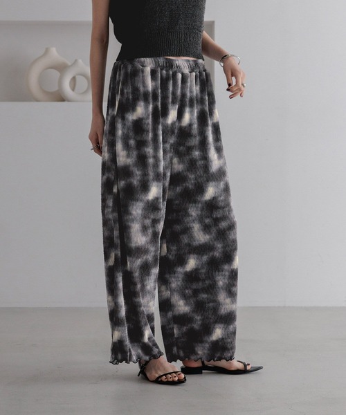 LOWRYS FARM（ローリーズファーム）の「シャイニープリーツイージーパンツ　327979（その他パンツ・レディース・ブラック/アイボリー/ブラック系その他/イエロー系その他・FREE）」の8枚目の写真