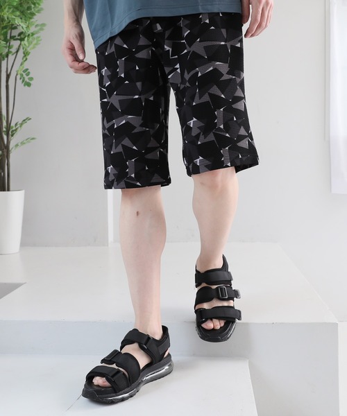 TopIsm(トップイズム)の「リップル素材 総柄ハーフパンツ(その他パンツ・メンズ・その他5/その他1/その他4/その他3/その他2・L/M/LL)」の4枚目の写真