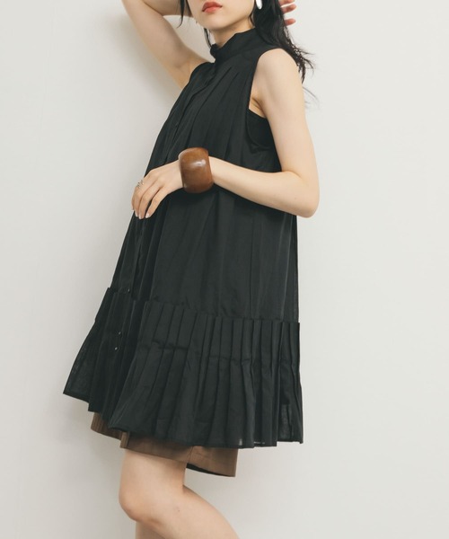 KBF（ケイビーエフ）の「スリーブレスタックプリーツワンピース（ワンピース・レディース・オフホワイト/ブラック/ピンク・ONE）」の13枚目の写真