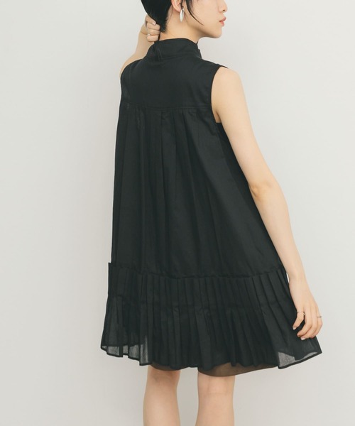 KBF（ケイビーエフ）の「スリーブレスタックプリーツワンピース（ワンピース・レディース・オフホワイト/ブラック/ピンク・ONE）」の14枚目の写真