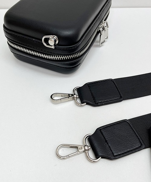 folka（フォルカ）の「4D21 ミニスクエアショルダーバッグ 取り外し可能 カード 小物 コインケース付（ショルダーバッグ・レディース・ブラック/ホワイト/ブラウン・ONESIZE）」の7枚目の写真