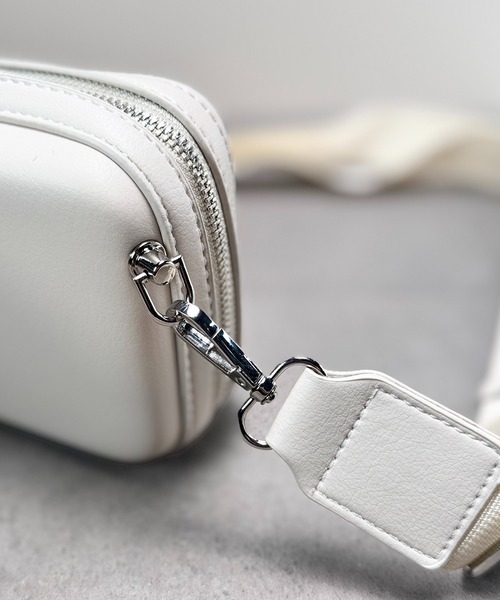 folka（フォルカ）の「4D21 ミニスクエアショルダーバッグ 取り外し可能 カード 小物 コインケース付（ショルダーバッグ・レディース・ブラック/ホワイト/ブラウン・ONESIZE）」の15枚目の写真