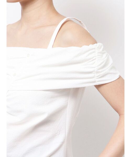EMODA（エモダ）の「オフショルダーボタントップ（Tシャツ/カットソー・レディース・グレー/ホワイト/ライム・FREE）」の9枚目の写真